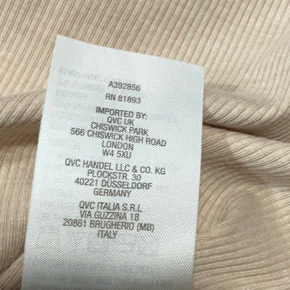 AnyBody Ribbed Top NWT - Picture 11 of 11